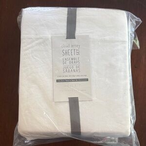 New in Package West Elm Cloud Jersey Sheet Set Twin XL - White